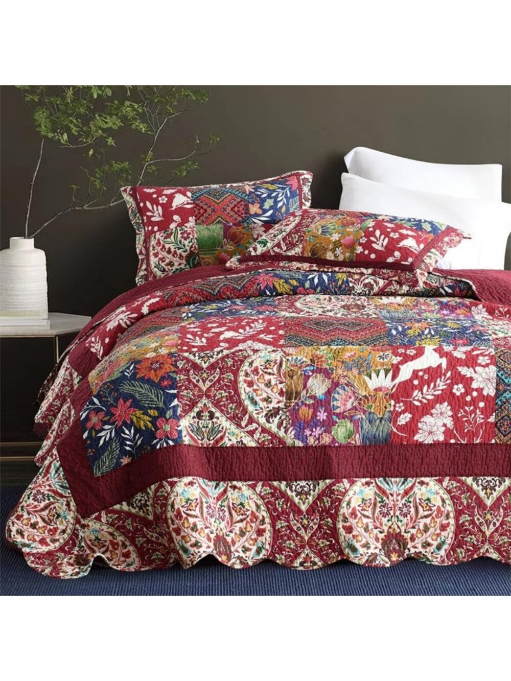 Lightweight King Size Patchwork Quilt Set, Reversible Coverlet & 2 Pillow Shams